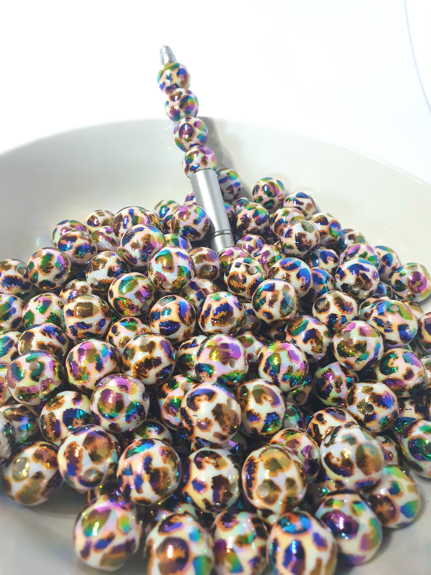 Round 16mm Leopard Print beads. With Rainbow UV shine. Perfect for jewellery and beaded blanks.